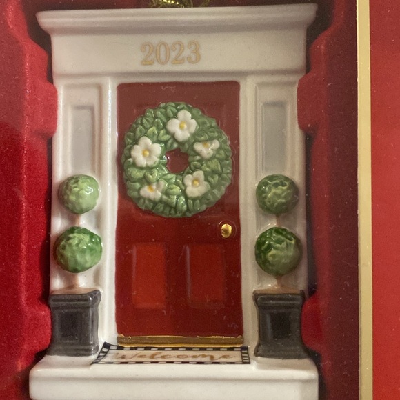 Lenox Welcome Home 2023
Ornament, Porcelain
3.25in (8.2cm) NWT - Picture 2 of 5